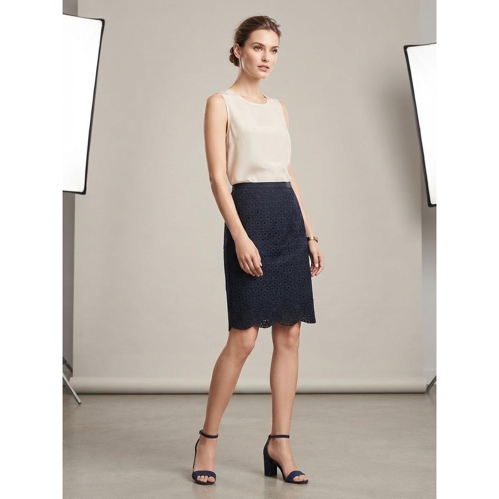 Boden Pencil Skirt Womens 2 Navy Blue Eyelet Scalloped Hem Limited Edition